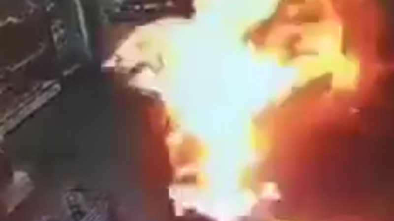 Муж жену заживо сжёг real video