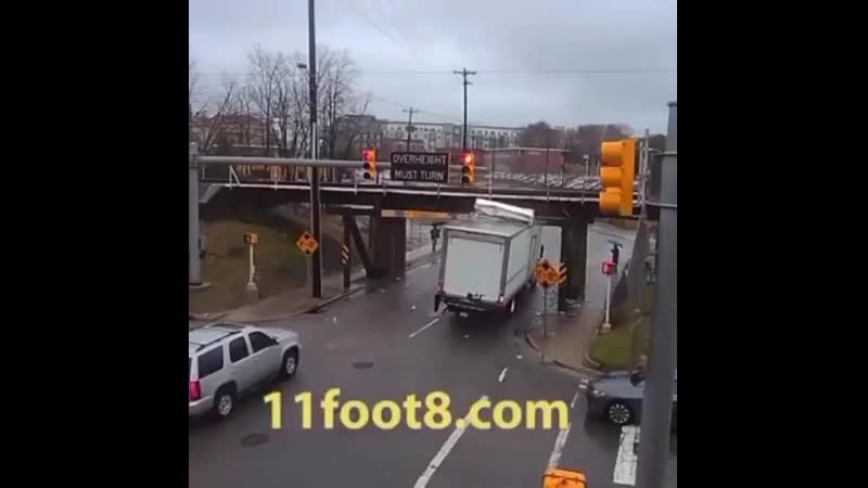 Американский аналог знаменитого питерского моста глупости