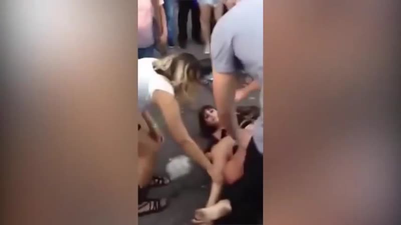Brazilian woman wrestles the man headlock with thighs unbelievable!