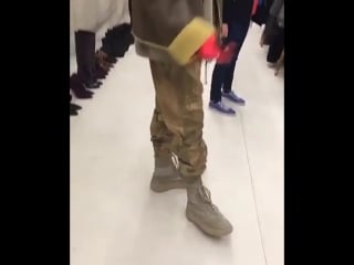 Yeezy season 3 kanye’s showroom in paris set up for buyers march 3 | yfb