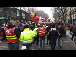 05 12 19 paris la manifestation se prépare mp4