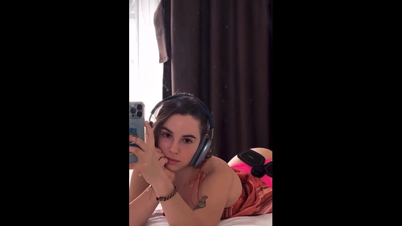 Марьяна ро дергает жопой