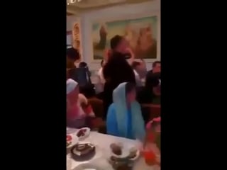 Прихожанки подпевают когда поп орёт блатную мурку