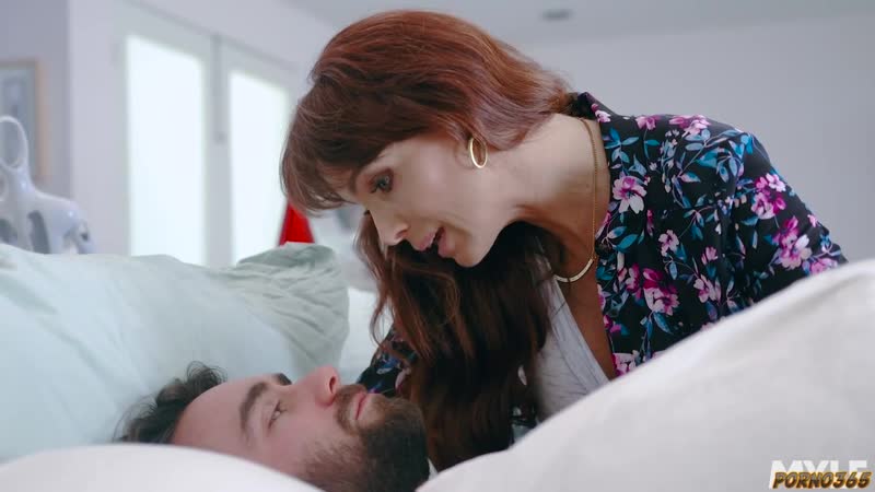 Студент универа снимает хату у сирен де мер и с сегодняшнего дня трахается с ней