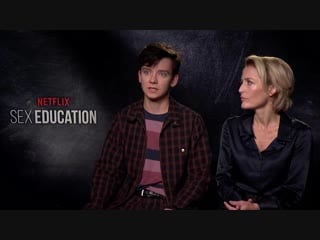 Gillian anderson and asa butterfield "sex education"