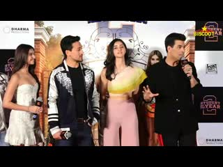 Tara sutaria sings lag ja gale live for tiger shroff at student of the year 2 trailer