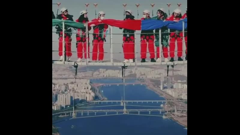 Азербайджанский флаг на самом высоком здании кореи🇦🇿🇰🇷