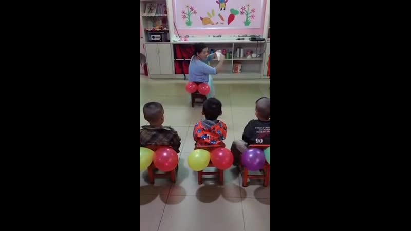 Как деток в китае учат вытирать попы