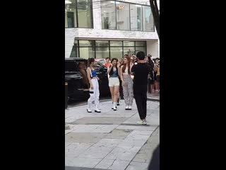 190802 @ itzy arriving at the witjandari park in hongdae for their street interview