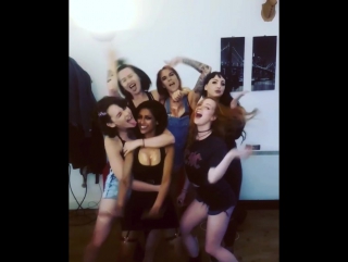 Crimsonruss ladz on tour @melclarkedj @linziebelle @ @ @fashionmermaid