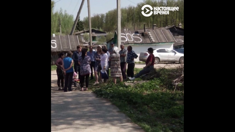 Жители поселка просят звезд футбола посмотреть на их жизнь