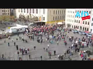 Pegida in dresden zehntausend feiern