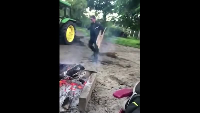 Подкинул дровишек