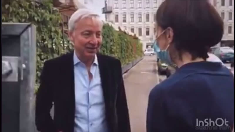 Девушка, извините пожалуйста