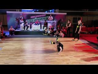 B girl varan & b girl sabina / selection