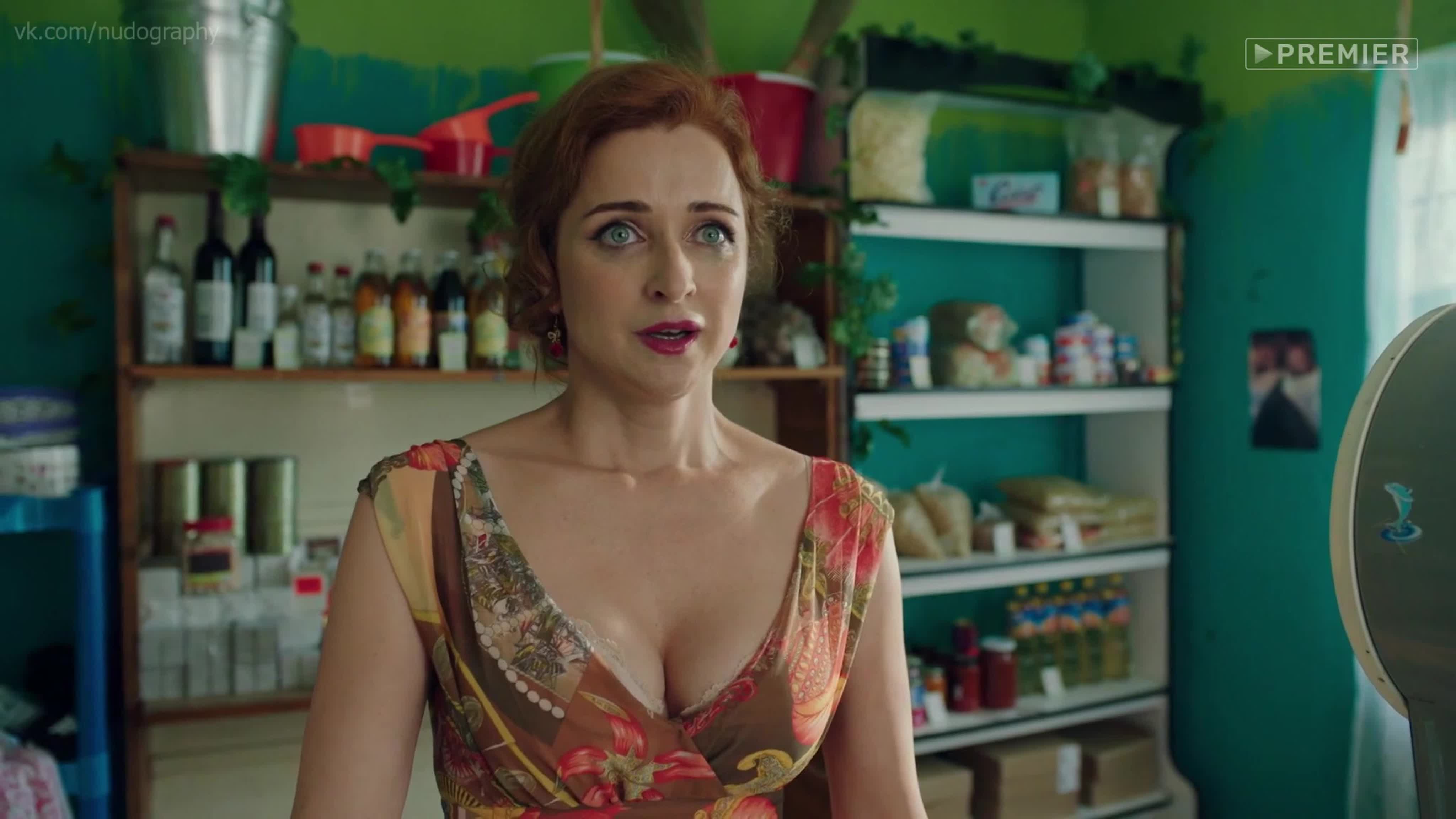 Порно индустриясы Жезөкше қыз жасырын камераға түсіп қалған.