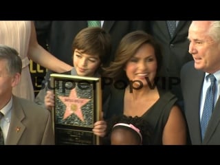Mariska hargitay at mariska hargitay honored with star (8)