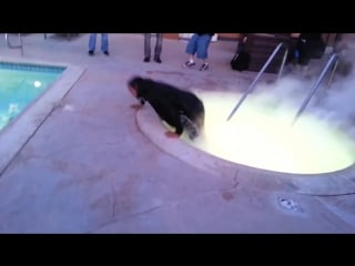 Чувак втопив телефон 2 рази 2016 приколи hot smoke