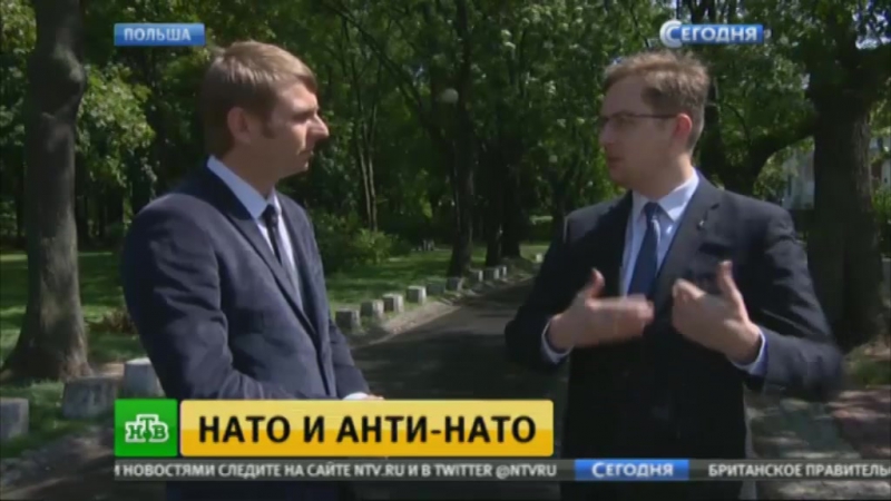 Порошенко шокировал поляков «лицемерной» акцией у памятника жертвам волынской резни