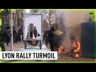 Tear gas fired, water cannons deployed at pension reform rally in lyon