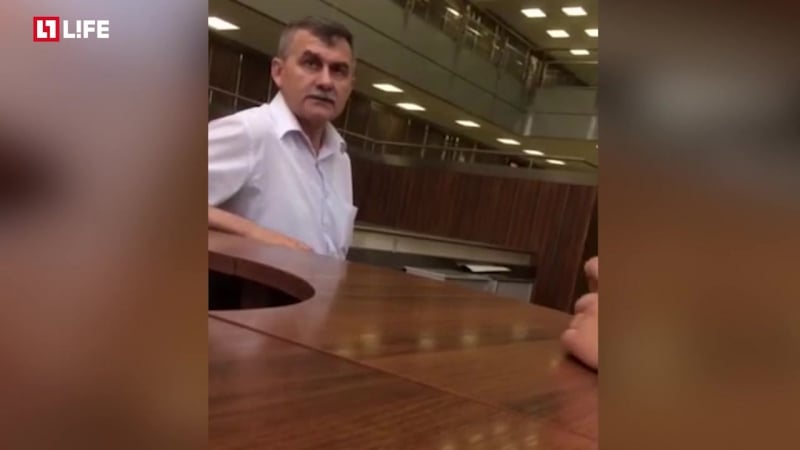 Мгимо отправит охранять кладбище охранника, не пустившего абитуриентку в хиджабе