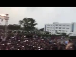 Varanasi ke beech beech mein harry and sejal go all !! #shahrukhkhan anushkasharma #jhmsinvaranasi