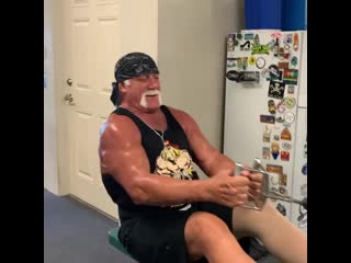 Hulk hogan 😎