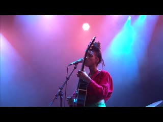 Lianne la havas say a little prayer (live) [lyresjlqa c]