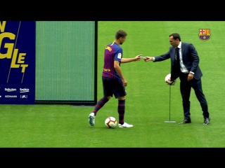 Lenglet touches the ball for the first time as a barça player mp4