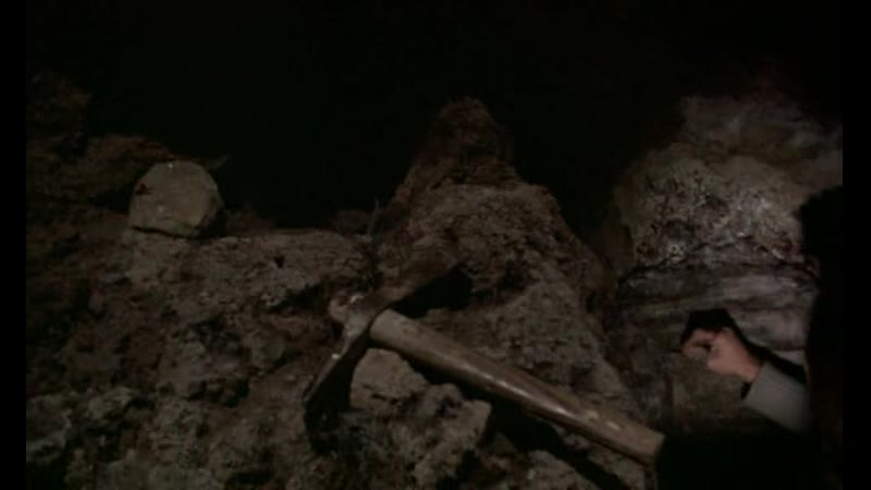 Могильный холм (фильм ужасов) перевод сергея визгунова реж андреа бьянки 1981