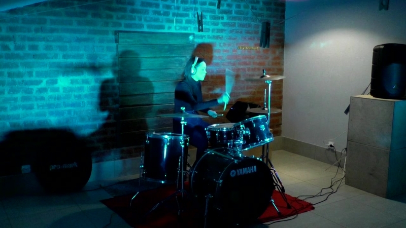 Muse hysteria (drum cover by лейсан сарварова)