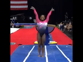 🇺🇸 simone biles