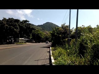 Caminando sobre la carretera panamericana comenzando el trayecto hacia san miguel xd