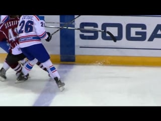 Бумагин наносит травму тиму сестито bumagin hits tim sestito head