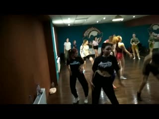 Dancehall female workshop in simferopol konshens «what a vibe»