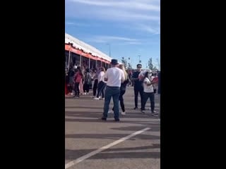 211125 | атмосфера у стадиона sofi к permission to dance