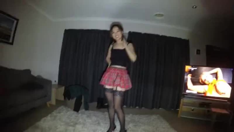 Китайцы жгут подружку