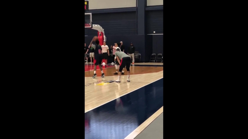 Кристи толивер помогает штабу «уизардс» в тренировочном лагере