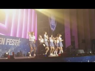 Twice are performing at pocari challenge teen festa now you can definitely feel the difference with 2 less members ㅠㅠ