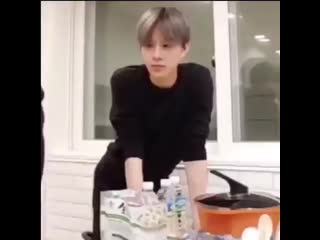 Jungwoo doing nothing throughout the nct cooking vlive and just roaming around looking cute (2018)