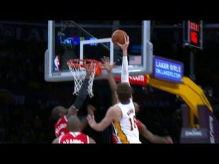 Pau gasol slams it over two hawks defenders