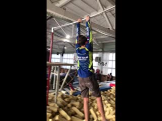 Тренироа в гимнастическом зале, нарезка #1