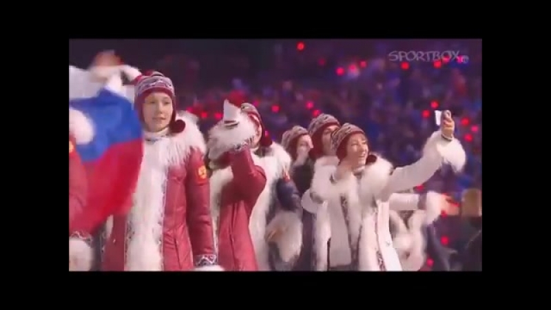 Выход атлетов в сером в 2018 и сборной россии на церемонии открытия олимпиады 2014 {10/02/2018}