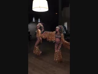 Дуэт extravaganza номер индейцы