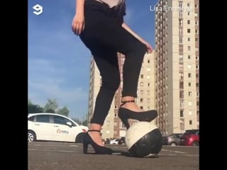 Футбольный фристайл от девушки