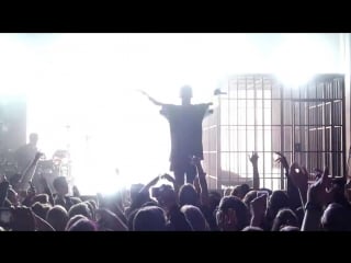 World tour live forgets words to let you down