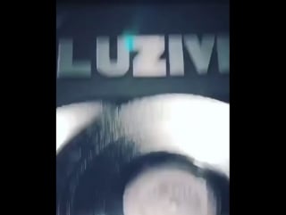 Wiz khalifa gets a platinum plaque for liluziverts "xo tour llif3"👀😂🤔