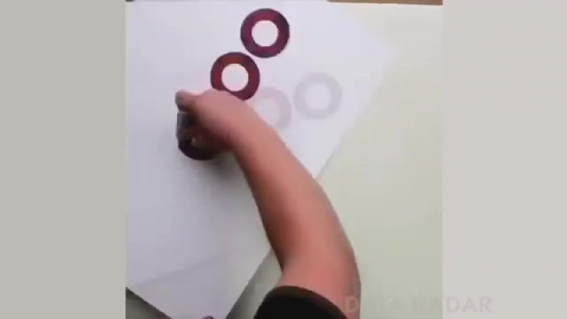 Мастер каллиграфии рисует известные логотипы от руки