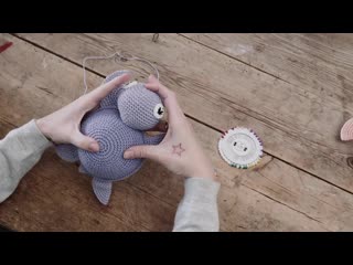 Diy instructions for crocheted turtle by søstrene grene