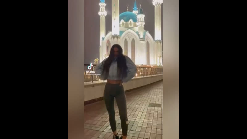 Очередная девушка сняла вызывающий tiktok на фоне мечети кул шариф